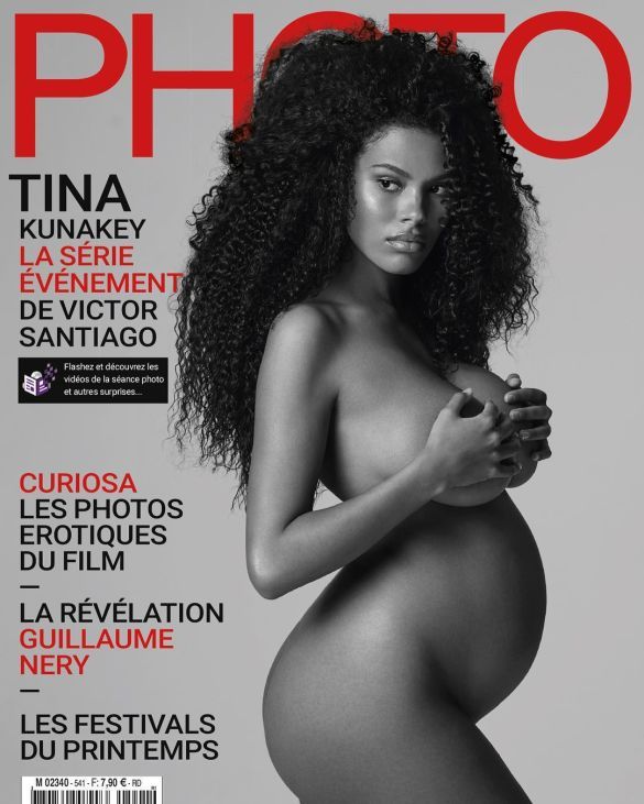 Глубоко беременная и очень красивая Тина Кунаки на обложке журнала Photo