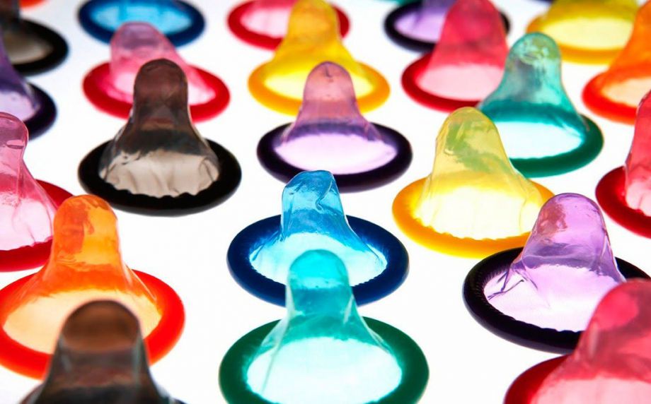 Заблуждения о презервативах, которые могут сделать тебя отцом или подарить ЗППП