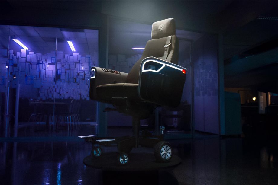 Річ дня: офісне крісло Volkswagen з електромотором та мультимедійкою
