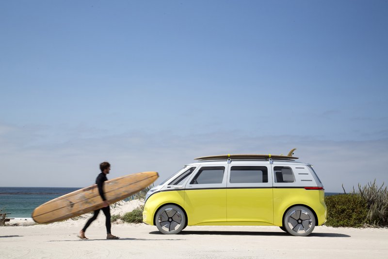 Volkswagen возродит свой знаменитый микроавтобус