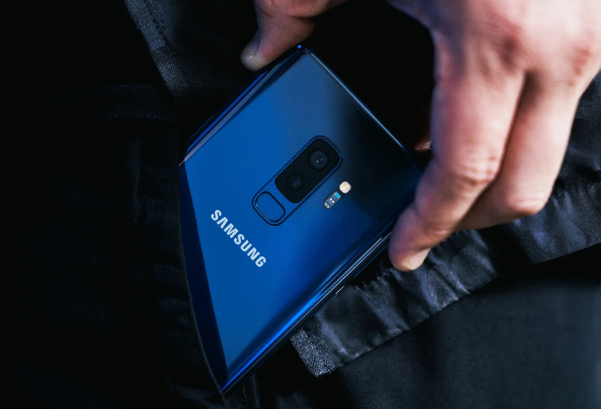 Samsung выпустит смартфон с рекордным объемом памяти