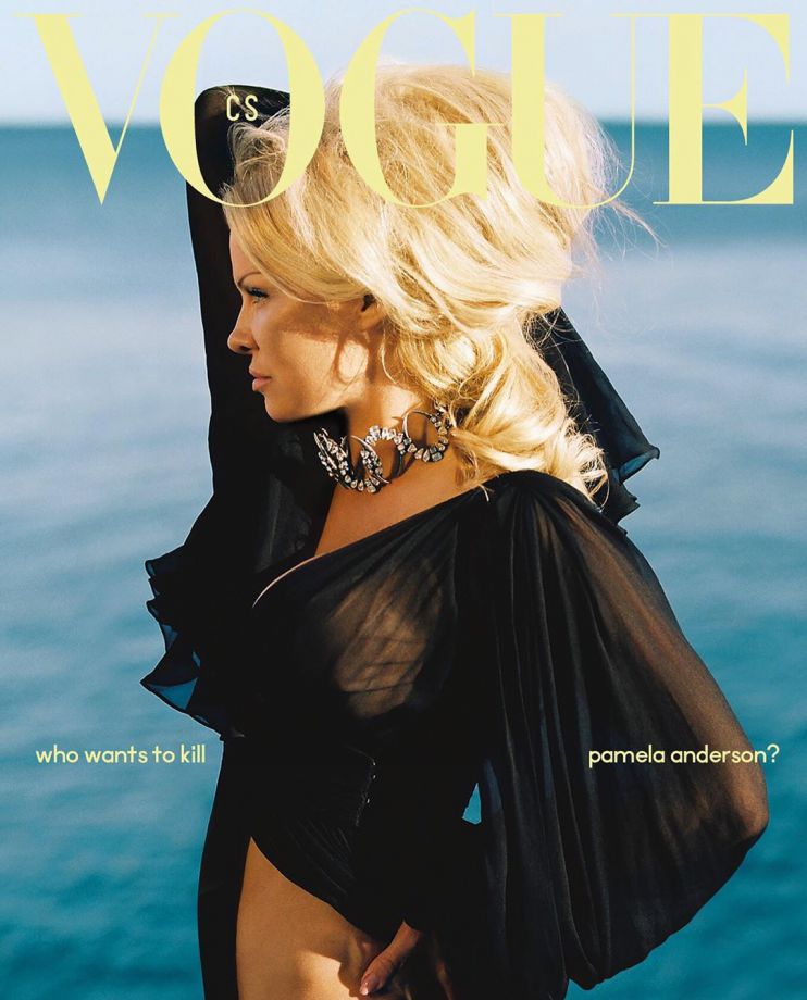 Памела Андерсон впервые в истории появилась на обложке Vogue