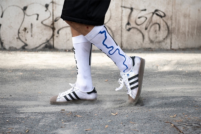 Adidas выпустили полностью прозрачные кроссовки