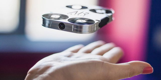 Vivo запатентовала смартфон со встроенным дроном для селфи