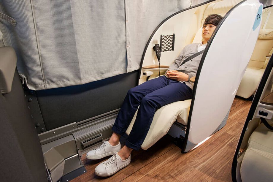 В Японии запустили автобусы со «спальными» местами