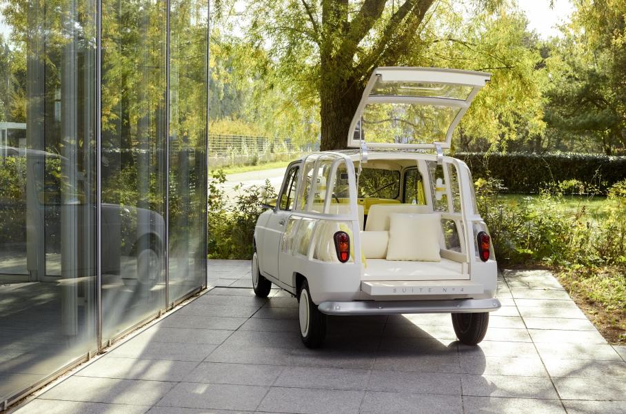 Винтажный Renault 4 превратили в мини-отель на колесах
