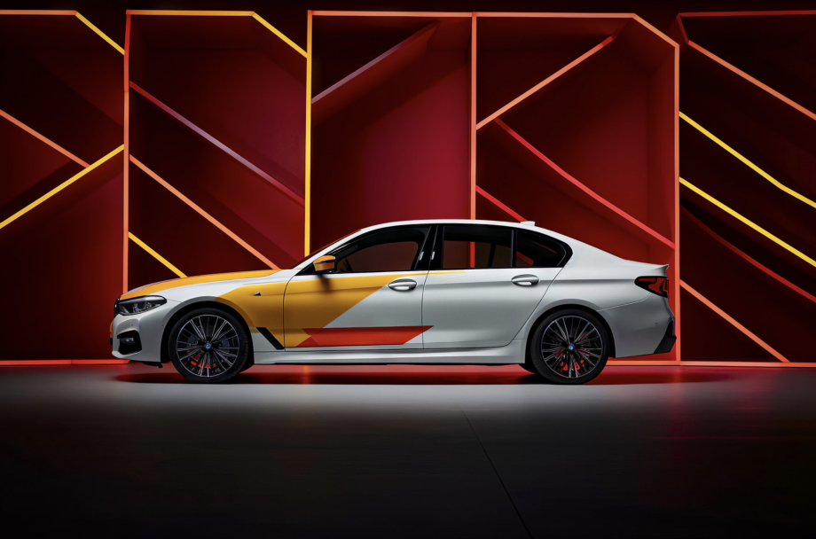 Автомобілі BMW зможуть змінювати колір кузова за бажанням власника